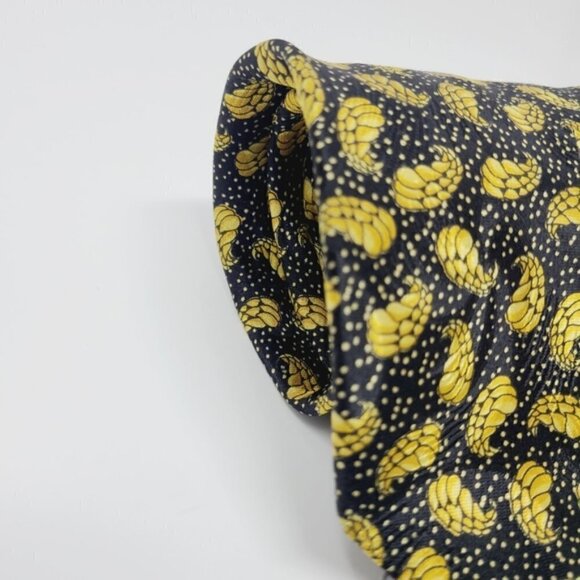 Federigo ATRI | Seahorse Print Black & Gold 100% Silk Tie - Picture 3 of 11